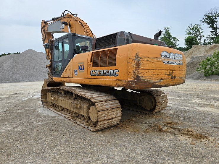2012-case-350c-image-22