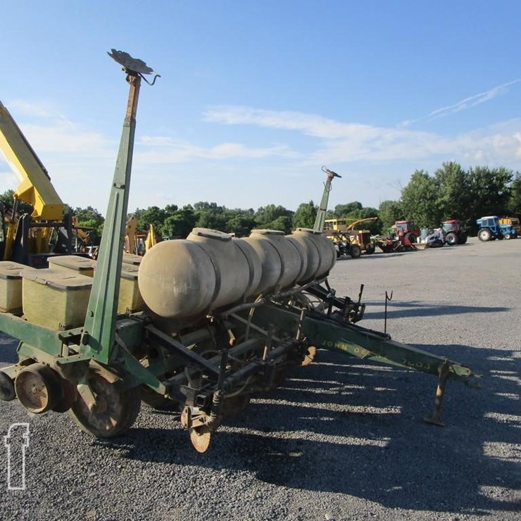 JOHN DEERE 7000
