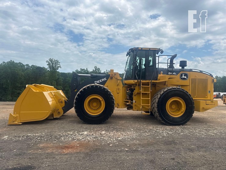 2020-deere-844l-image-3