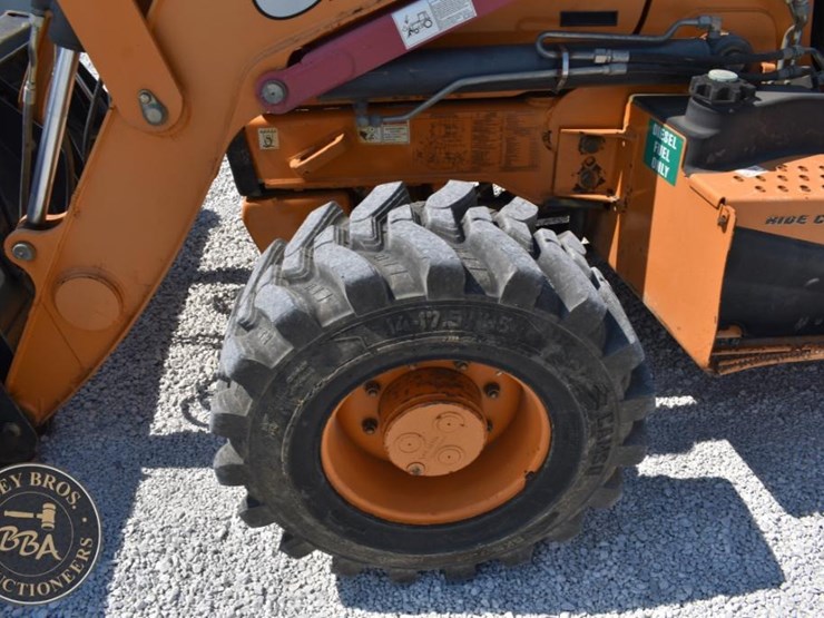 2012-case-590sn-image-22