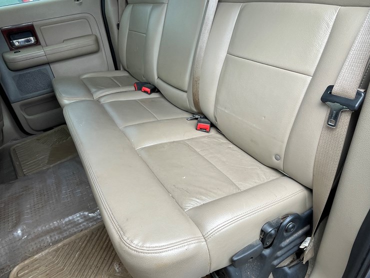 #1037-•-2005-ford-lariat-crew-cab-4x4-(has-wi-title)-image-82