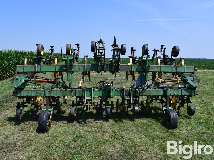 john-deere-85-image-2