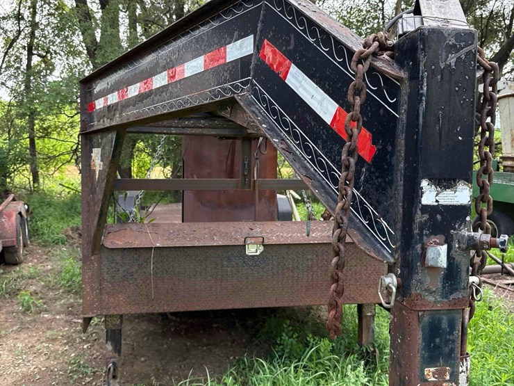 2007-pj-78-1/2”-x-25-1/2ft-gooseneck-flatbed-trailer-image-4