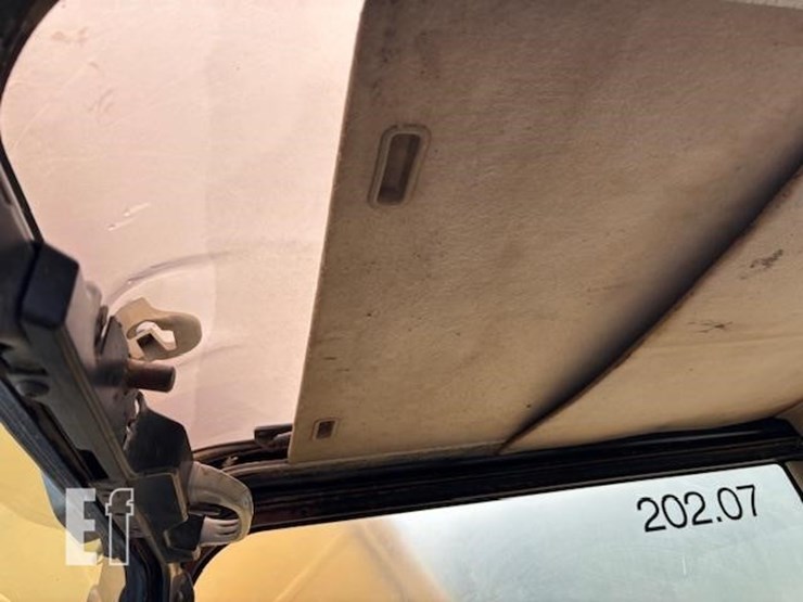2002-caterpillar-320c-image-12