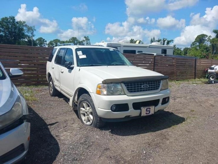 2003-ford-explorer-limited-image-2