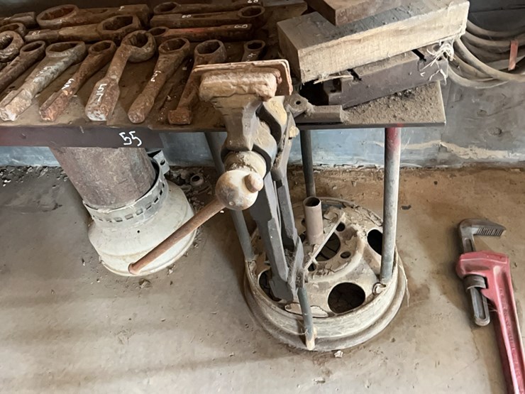 vice-table-heavy-duty-support-equipment-image-2