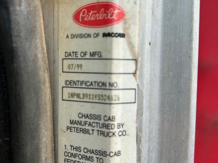2000-peterbilt-330-image-37
