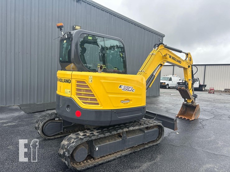 2023-new-holland-e60c-image-2
