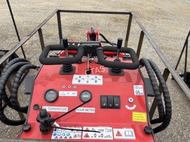 #91-•-skid-steer-loader-image-5