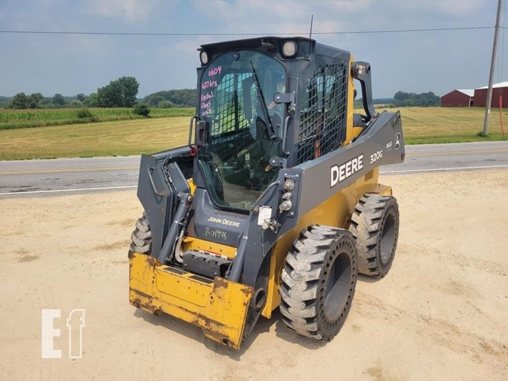 deere-320g-image-2