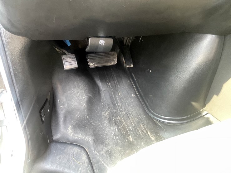 #1033-•-2023-chevy-express-van-(has-wi-salvage-title)-image-57