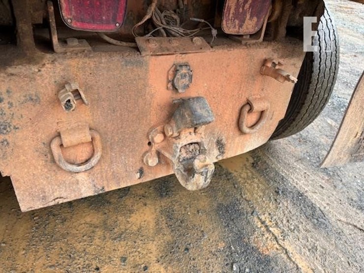 2005-mack-granite-cv713-image-19
