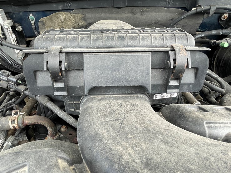 #1037-•-2005-ford-lariat-crew-cab-4x4-(has-wi-title)-image-103