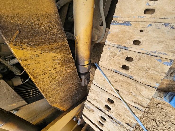 caterpillar-931b-image-37
