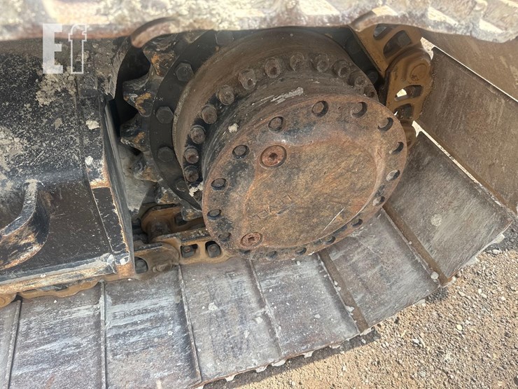 2021-caterpillar-323-image-23