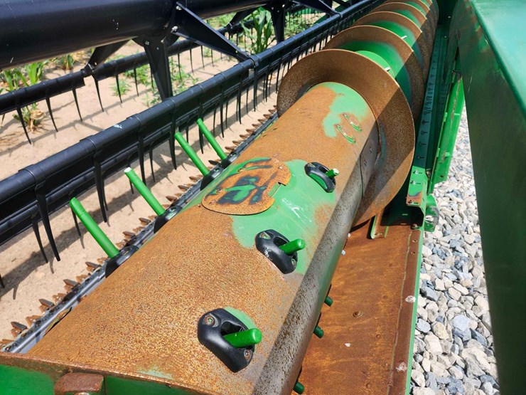 2014-john-deere-635f-grain-head-image-13