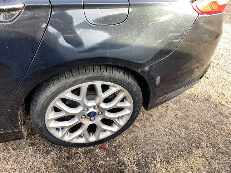 #1043-•-2014-ford-fusion-sedan-(wi-title-in-delay)-image-10