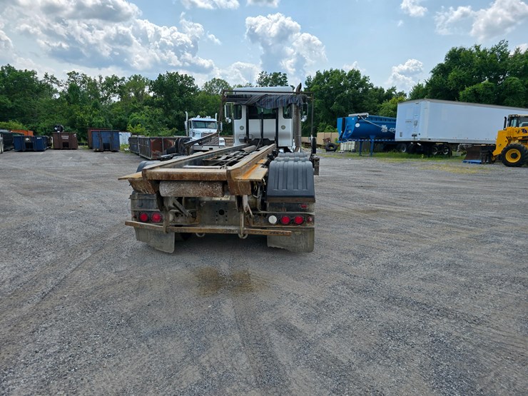 2012-kenworth-t800-image-32