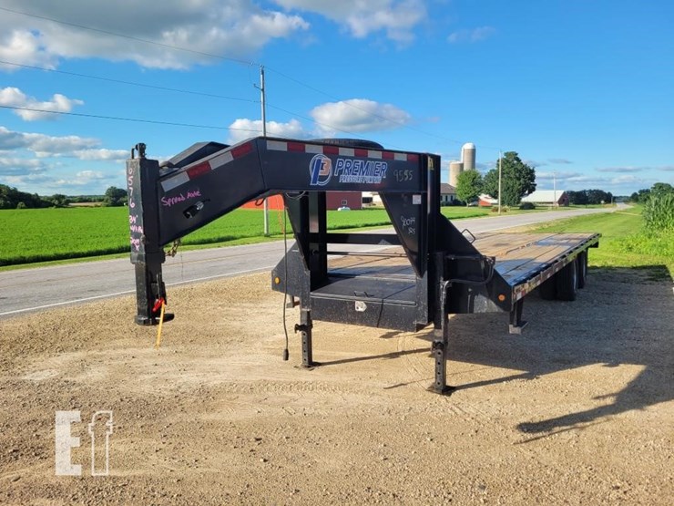 2014-big-tex-24-foot-gooseneck-trailer-image-2