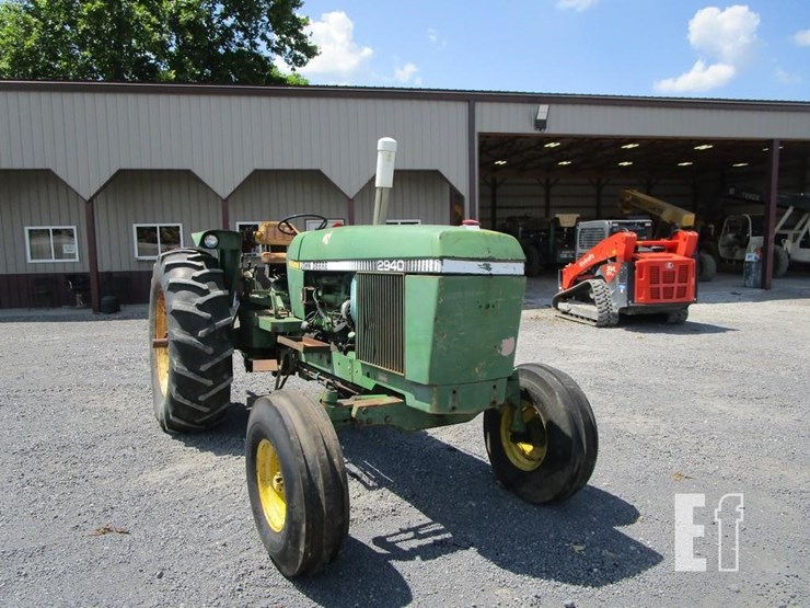john-deere-2940-image-2