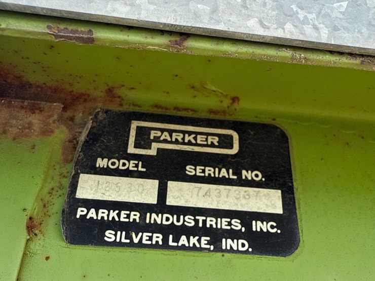 parker-200bu-gravity-wagon-image-18
