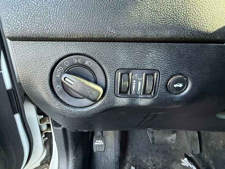#26458-•-2018-dodge-charger-sedan-2c3cdxat6jh212440-image-38