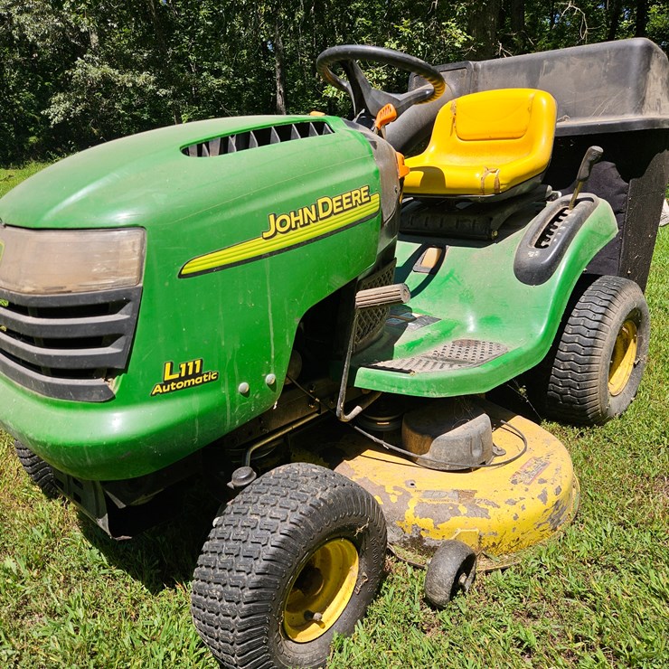 JOHN DEERE L111