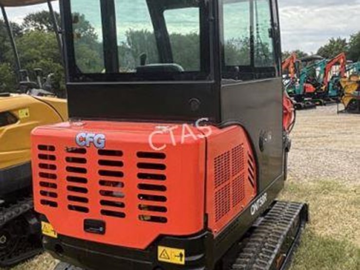 #114-•-cfg-industrial-excavator-w/-enclosed-cab-image-3