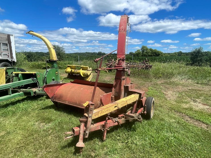 #1827-•-new-holland-green-chopper-image-1