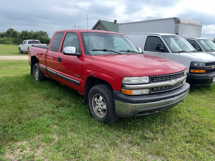 #1040-•-2000-chevy-1500-truck-(has-wi-title)-image-3