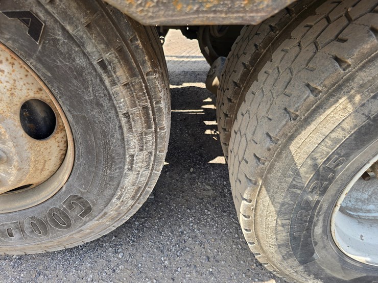 2012-kenworth-t800-image-123