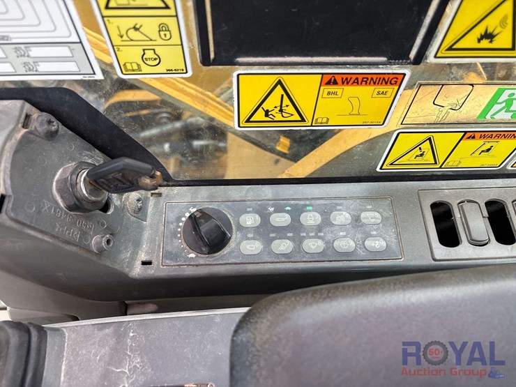 2017-caterpillar-326fl-image-13