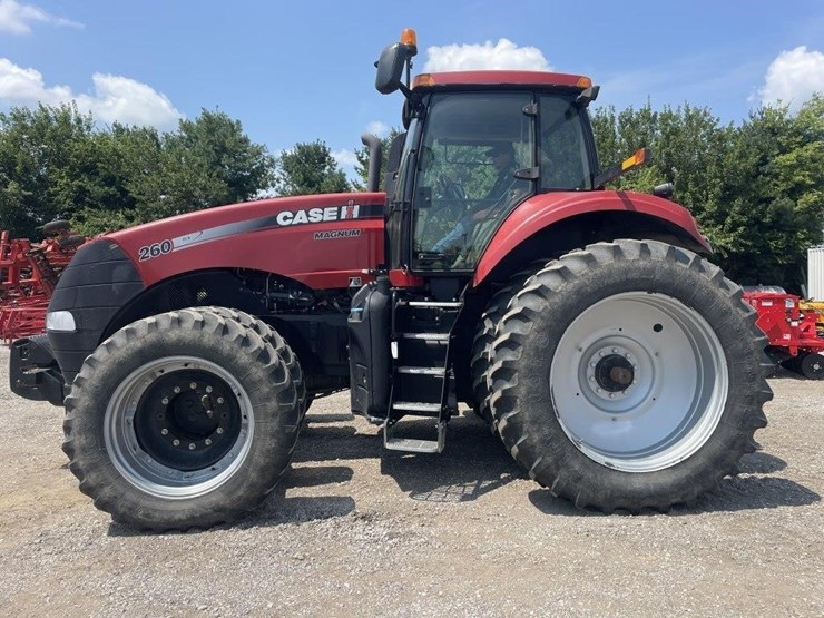 2012-case-ih-magnum-260-image-1