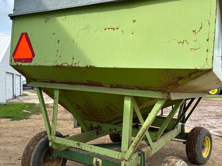 parker-200bu-gravity-wagon-image-12