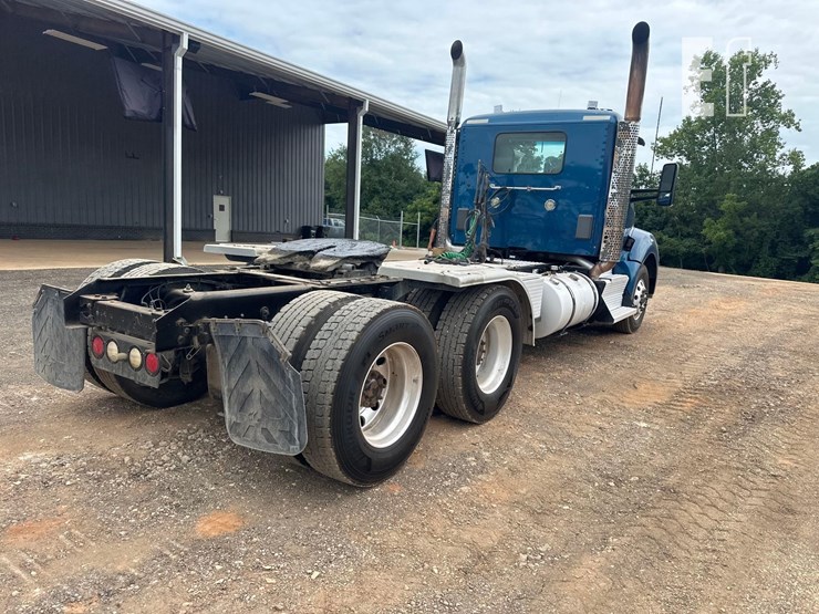 2015-kenworth-t880-image-5