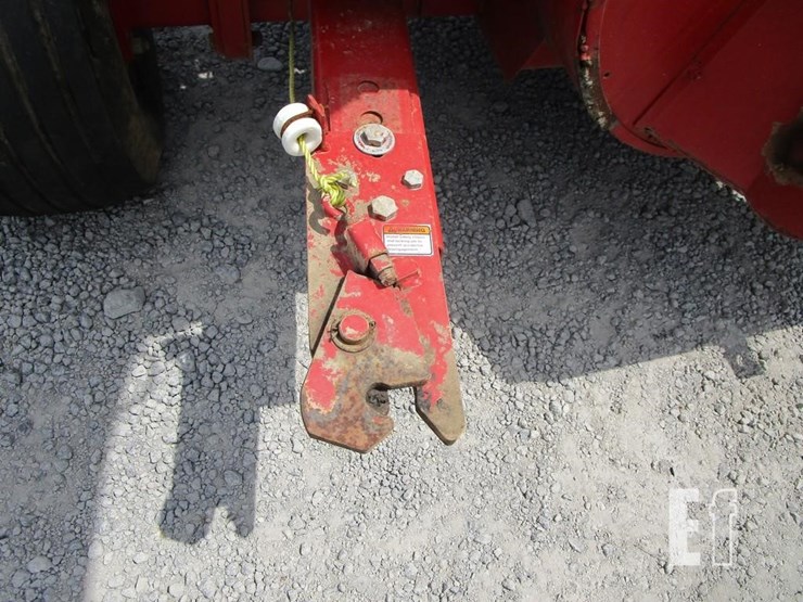 new-holland-790-image-15