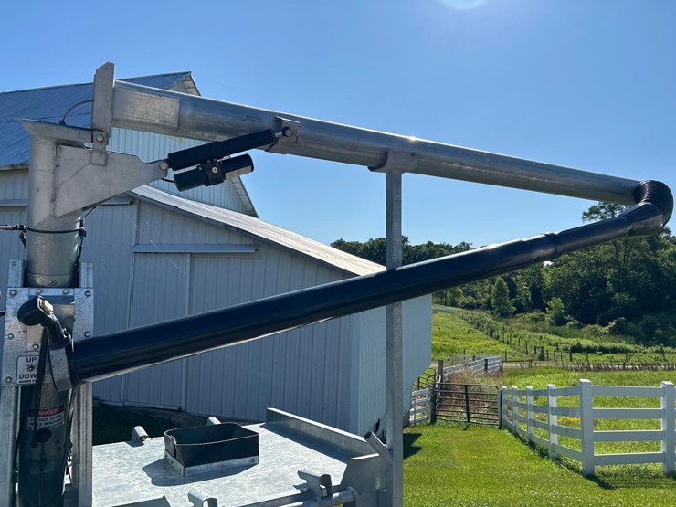 ads-bulk-seed-buggy,-2-pod,-tandem-axle,-15-inch-tires,-folding-seed-auger-image-8