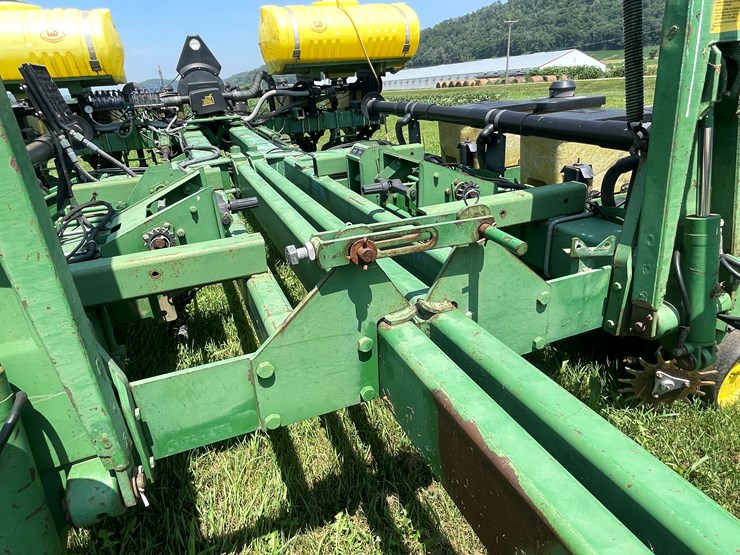 john-deere-7200-image-26