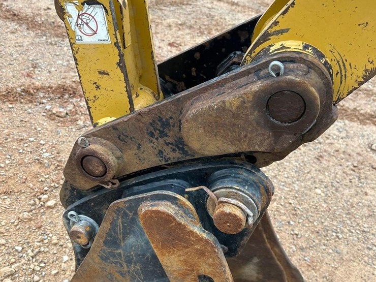 2018-caterpillar-420f2-it-image-27