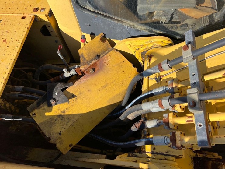 komatsu-pc200-lc-8-image-22