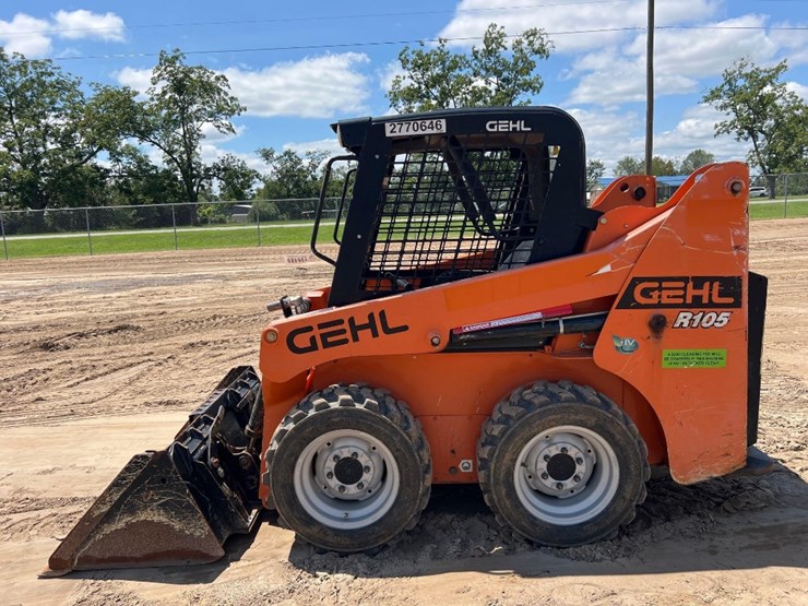 2019-gehl-r105-image-1