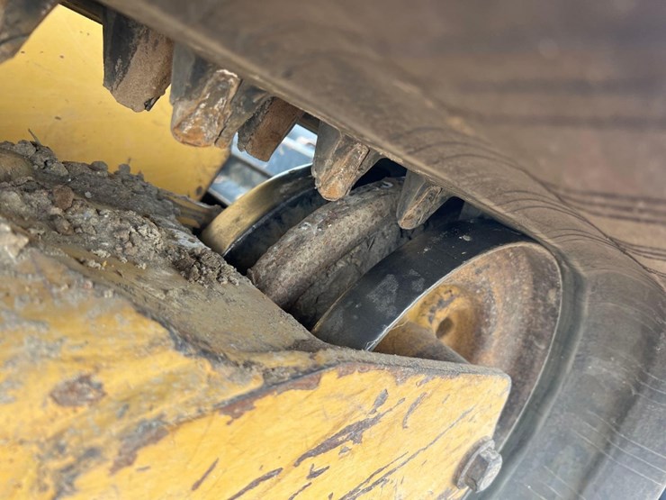 2023-caterpillar-299d3-xe-image-15