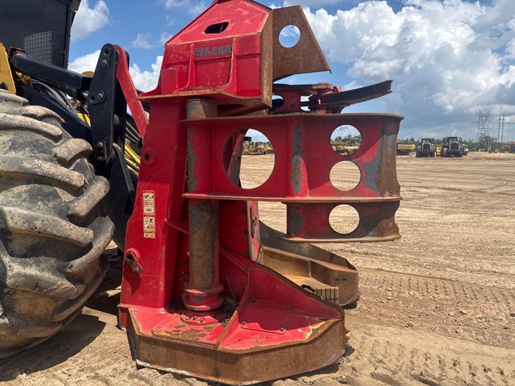 2016-caterpillar-553c-image-13