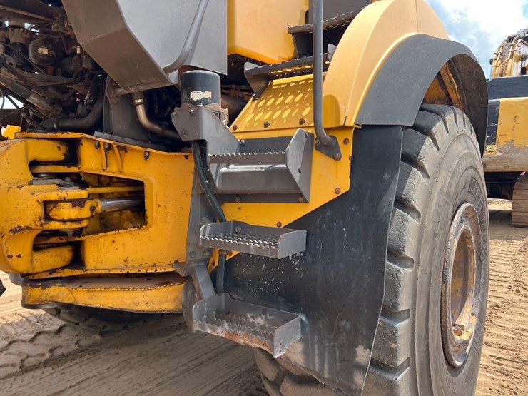 2012-volvo-a40f-image-15