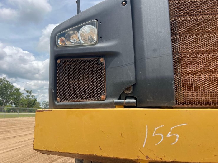 2014-caterpillar-740b-image-10