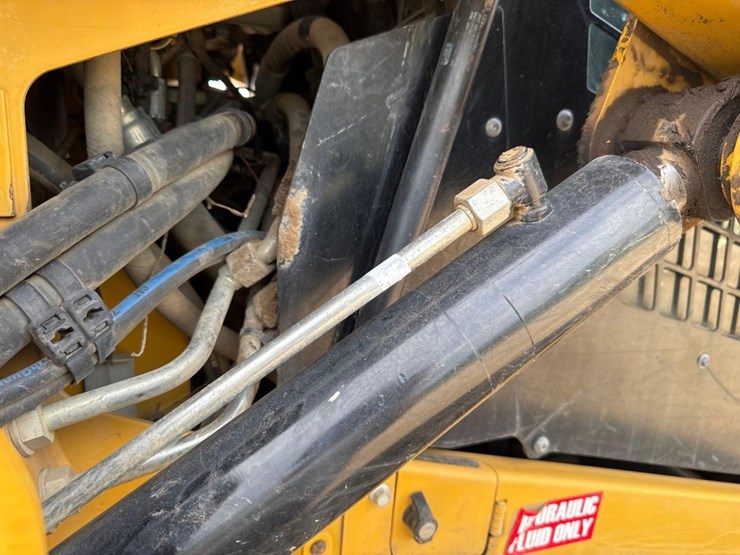 2018-caterpillar-289d-image-25