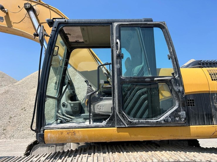 2011-caterpillar-329dl-image-30