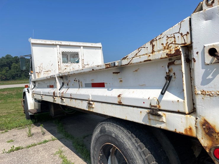 #1013-•-1992-freightliner-cummins-(has-mn-title)-image-41