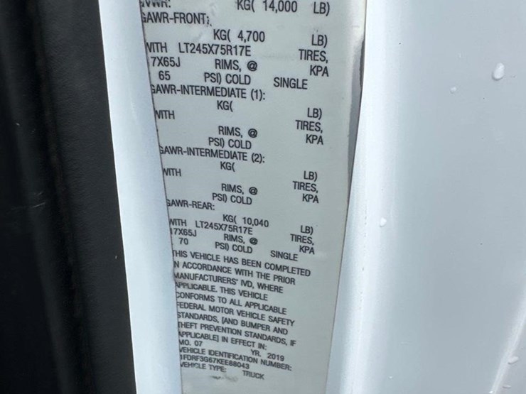 2019-ford-f350-xl-image-13