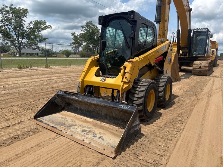 2023-caterpillar-236d3-image-2